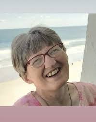 Elizabeth Barefoot's Instagram, Twitter & Facebook