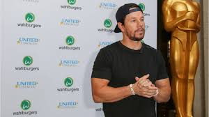 American actor mark wahlberg is one of a handful of respected entertainers who successfully made the transition from teen pop idol to acclaimed actor. You Need To See What Mark Wahlberg Looks Like With A Shaved Head