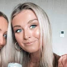 Caitlyn Sutter's Instagram, Twitter & Facebook