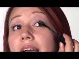 Almond-Shaped Eyes Makeup Advice : How to Apply Mascara for Almond-Shaped  Eyes