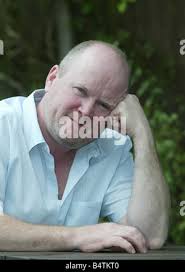Steve McFadden Avril 2005 Une à une interview à 3am girl Eva Simpson à sa  maison à Londres 2000 soap opera acteur qui joue Phil Mitchell dans  Eastenders mirrorpix Photo Stock
