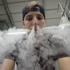 Aaron Caffrey (@lloll96)