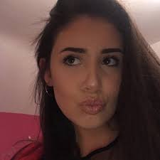 Cari Taylor (@cariataylor)