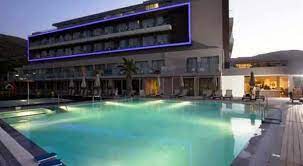 You can enjoy a drink at one of the bars, which include 2 bars/lounges, a beach bar, and a poolside bar. Group Booking Aktia Lounge Hotel Spa Stalida