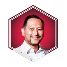 Turut hadir ialah anggota kerabat diraja negeri sembilan, ketua polis negeri, datuk osman salleh dan pengarah kesihatan negeri, dr zainal arifin omar. Tunku Dato Yaacob Khyra Tatler Malaysia