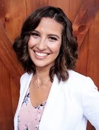 Colleen Dunphy's Instagram, Twitter & Facebook