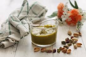 Durerà circa due settimane, in teoria… a casa mia l'hanno finita molto prima! Crema Al Pistacchio Ricetta Crema Spalmabile Al Pistacchio Fatta In Casa