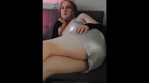 Grandi tette naturali da transessuale, tette palpate e sculacciate