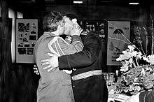 Michail gorbatschow ist ein russischer politiker. Sozialistischer Bruderkuss Wikipedia