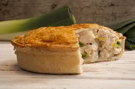 Tourte Au Poulet A L Estragon En Entree Ou En Dejeuner Avec Une Salade Recette Tourte Au Poulet Poulet Poireaux Recette