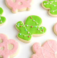 This gives it a nice gloss and keeps the icing from losing it's shine after it dries. Easy Sugar Cookie Icing Recipe Without Eggs