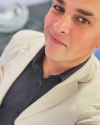 Jonathan Velez (@jonathanvelezok) • Instagram photos and videos