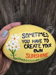 Painted Rock Ideas Do You Need Rock Painting Ideas For Spreading Rocks Around Your Neighborhood Or The Painted Rocks Diy Painted Rocks Rock Painting Designs