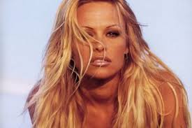 Pamela Anderson Ingin Bikin Hidup Lebih Indah Apa pun yang Terjadi, Ini  yang Dilakukan Bintang Baywatch