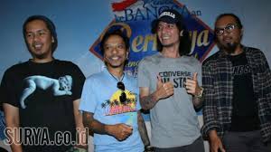 Kami pihak rs telah berjuang personel boomerang terdiri dari hubert henry limahelu (vokal dan bass), farid martin (drum). Biodata Henry Boomerang Yang Meninggal Dunia Setelah Kritis Di Rs Perjalanan Karirnya Tak Mulus Halaman 3 Surya