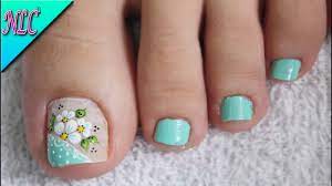 Uñas amarillas hermosas y con un diseño espectacular. Diseno De Unas Flores Para Pies Muy Facil Flowers Nail Art Nlc Youtube
