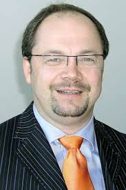 Promarkt.de gibt Filialen auf Kampf um die COS-Kunden