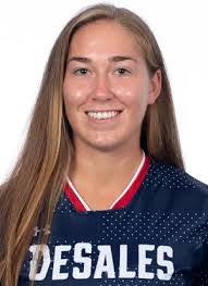 Nikki Esposito's Instagram, Twitter & Facebook