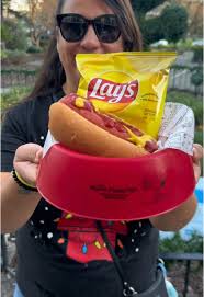 ¿Te atreverías a comer un hot dog en un plato de Snoopy?