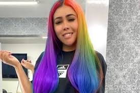 Yina calderón siempre es noticia por sus excentricidades o por sus cirugías plásticas, como la reciente a la que se sometió para mejorar sus glúteos. Yina Calderon Da Sus Primeros Pasos Luego De Su Cirugia Y Emociona A Sus Seguidores