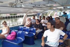Lined along both sides of the river, are classic colonial buildings and old shop houses. Melaka River Cruise Save Up To 10 Instant Tickets Tripcarte Asia