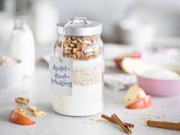 Backmischungen im glas kommen als geschenk zum geburtstag, zu weihnachten oder als schönes mitbringsel immer gut an. Backmischungen Im Glas 5 Geschenke Aus Der Kuche