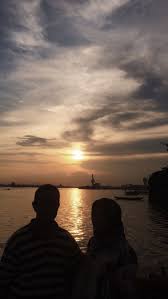 Umumnya tema foto prewedding di pantai memang lebih santai, tapi bukan berarti kita tidak bisa melakukan konsep prewedding pantai yang juga eksklusif. Beberapa Orang Hanya Penasaran Bukan Peduli Fotografi Pantai Fotografi Alam Pemandangan