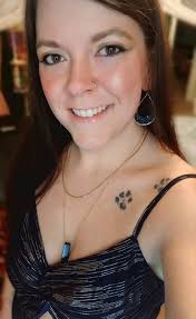 Dull Women's Club sharing quiet life experiences and interests