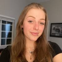 Emily Jacques's Instagram, Twitter & Facebook