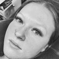 Get yourself booked in with SK Beauty for your lashes 💖 Based in Gravesend 