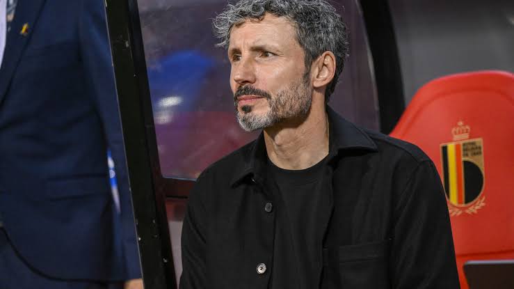 Tevreden bondscoach Mark van Bommel kijkt door resultaat heen: “Ze snappen  de speelwijze en het plezier spat ervan af” | Nieuwsblad
