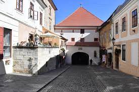 Kaj, svijecu i sibicu moras kupiti iskljucivo od zaposlenika bandicevog. Grad Zagreb Sluzbene Stranice