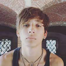 Andy biersack instagram tumblr via www.tumblr.com. 35 Cool Emo Hairstyles For Guys 2021 Guide