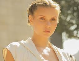 Lorena Saravia Projects :: Photos, videos, logos, illustrations and  branding :: Behance