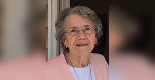 Aimee Lowry's Instagram, Twitter & Facebook