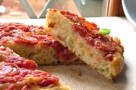 Una pizza in teglia ad alta idratazione: Lezioni Di Pizza Teglia E Ruoto Con La Ricetta Di Salvatore Lioniello
