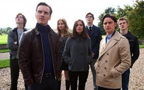 Dirigido por matthew vaughn, o filme também conta com kevin bacon, laurence belcher, rose byrne, zoë kravitz, january jones e nicholas hoult no elenco. X Men First Class International Trailer Now In English Film