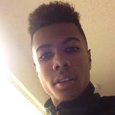 Johnathan (@jayguwop19)