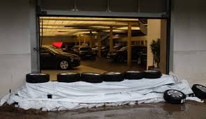 Im hintergrund erkennt man bürrig. Unwetter Leverkusen Klinikum Teilweise Evakuiert Operationen Abgesagt