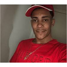 intro am dm é o poze do rodo a cara do crime verse 1 am e ela fala que quer crime, eu sou criminoso ela é da zona sul e eu sou cria do rodo dm ela fala que me ama, mas não me engana que vagabundo nato não se apaixona am mas se for um lance, é o bicho, pode fuder comigo que eu vou fuder contigo, tesão com perigo dm ela gosta de bandido, neobeats é envolvido que patricinha doida, quer. Mc Poze Do Rodo
