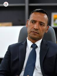 En medio de los recientes bombardeos ordenados por el gobierno del  Presidente Petro en Guaviare y Arauca contra la disidencia de alias “Iván  Mordisco”, uno de los puntos más cuestionados ha sido la ...