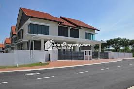 A picturesque lakeside park anchors the neighbourhood, and residents can be seen taking leisurely walks along the main thoroughfare of setia alam impian.upon passing through the grand entrance, one is greeted by a new welcome. Durianproperty Com My Malaysia Properties For Sale Rent And Auction Community Online