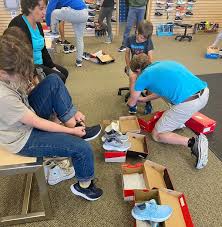 Meet the Herum family! 👋🏼 Ava, Elena, Owen & Brayden were our second New  Energy Scholarship recipients! We had the ultimate pleasure of hanging out  with them this week at @runningetc to