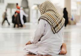 Solat jumaat ialah solat fardu (dua rakaat) yang dilakukan pada hari jumaat menggantikan solat zohor, dan ianya dilakukan secara berjemaah selepas mendengar khutbah. Cara Bila Lambat Solat Jumaat Masbuk Azhan Co