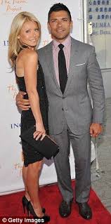 Mark andrew consuelos is an american actor. It S Hard To Believe She S 41 Kelly Ripa S Tall Young Sons Are Growing Up Fast As They Enjoy A Stroll With Their Tv Host Mother Kelly Ripa Mark Consuelos Kelly Ripa