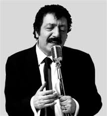 Ancak müslüm gürses ne olursa olsun bu yarışmaya katılacağını babasına iletmiş babasıda müslüm gürsesin gece uyurken saçlarını kesmiştir. Muslum Gurses Kimdir Muslum Gurses Hayati Ve Biyografisi