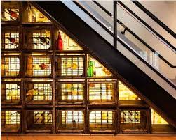 Ce qui veut aussi dire qu'il y a beaucoup de place en dessous. Amenagement Une Cave A Vin Sous L Escalier Pellmell Creations
