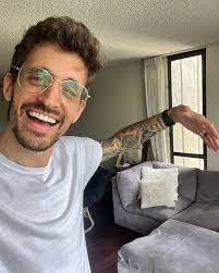 Alex Hefner's Instagram, Twitter & Facebook