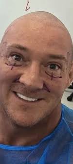 Someone is extreamly bored tonight 🙄