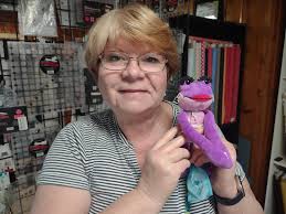 i sewed a little frog today, his name is martin :)